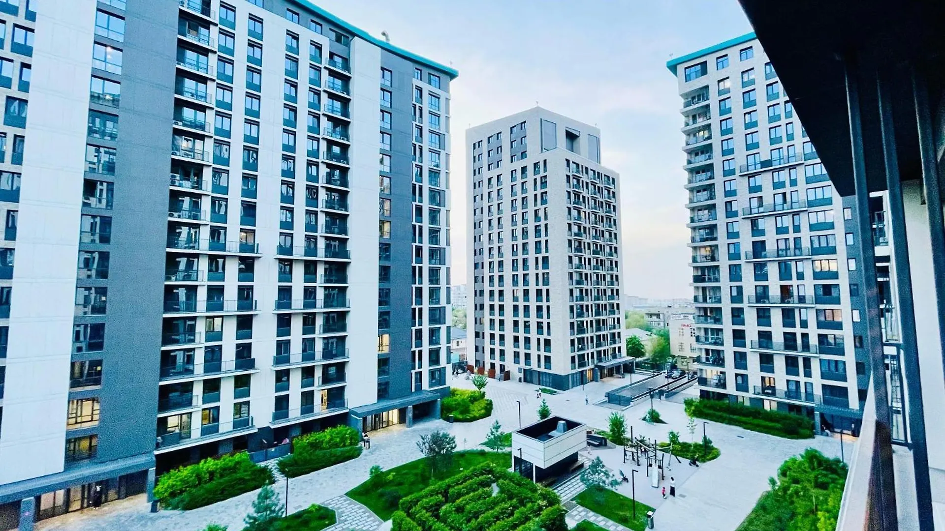 Apartman Двухкомнатная Квартира С Панорамным Видом Almati